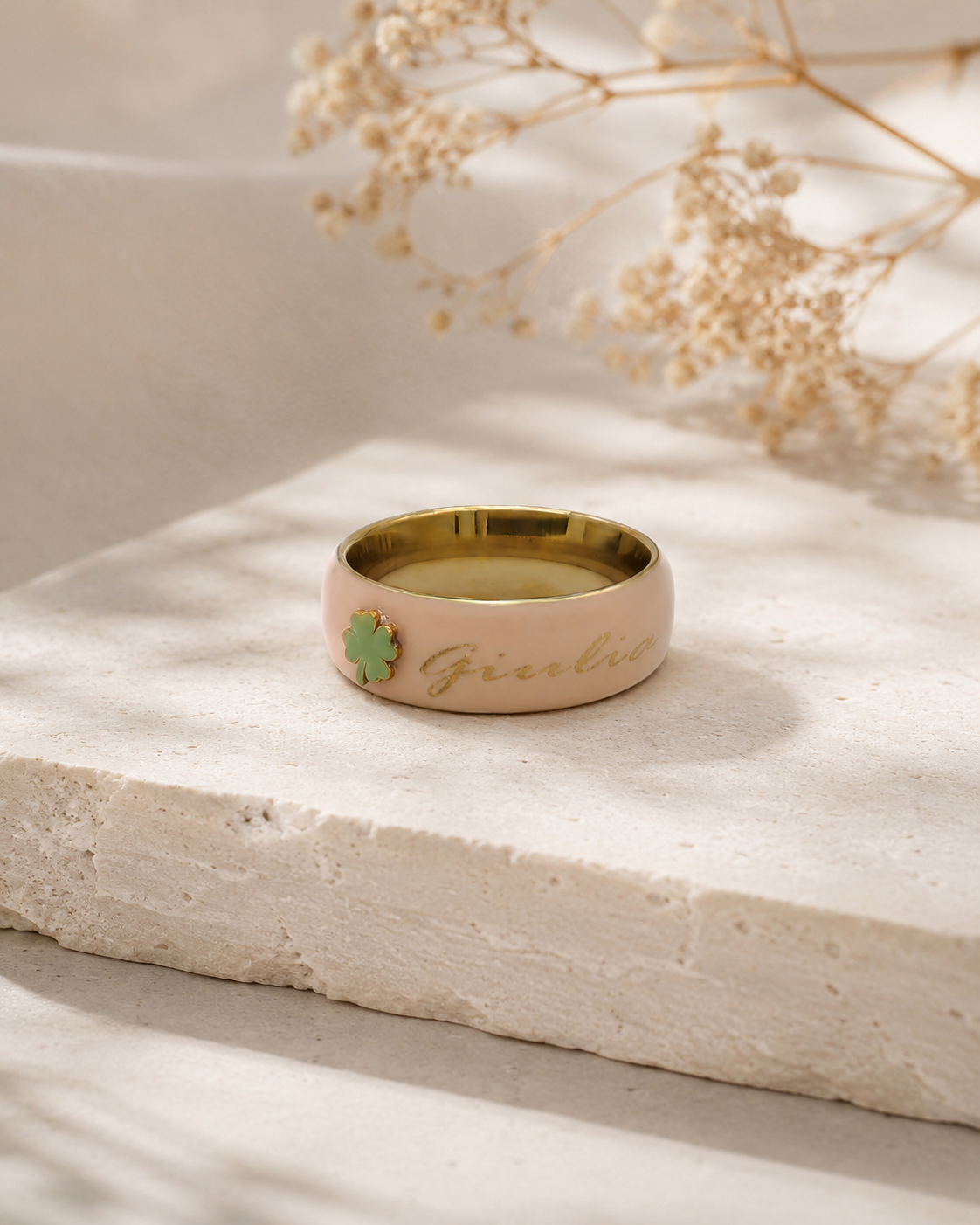 Anello personalizzato con nome donna Graziosa | Margio Gioielli Anello Graziosa personalizzato con nome da donna in acciaio Gold